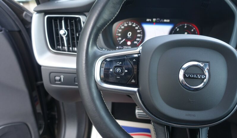 VOLVO XC 60 D4 2.0L GEARTRONIC 163CH R-DESIGN complet