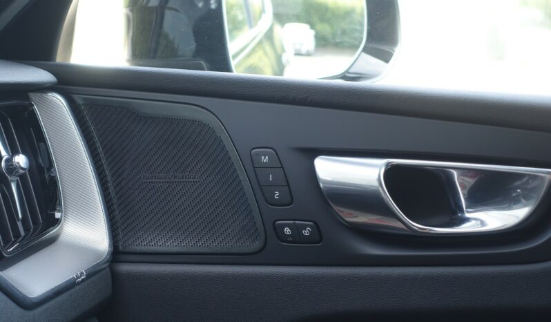 VOLVO XC 60 D4 2.0L GEARTRONIC 163CH R-DESIGN complet