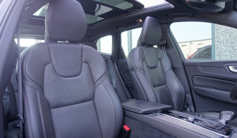 VOLVO XC 60 D4 2.0L GEARTRONIC 163CH R-DESIGN complet
