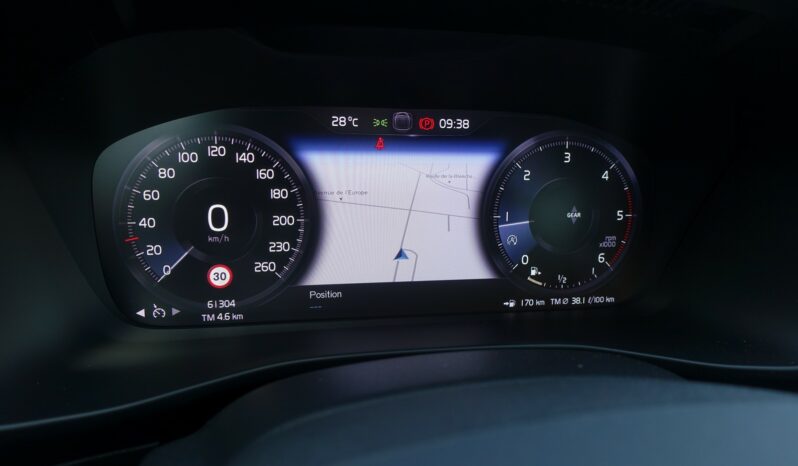 VOLVO XC 40 D3 2.0 L 150CH R-DESIGN complet