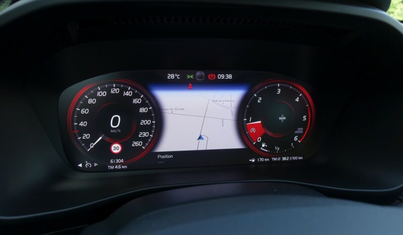 VOLVO XC 40 D3 2.0 L 150CH R-DESIGN complet