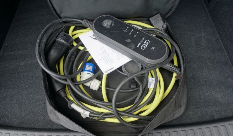 AUDI A3 SPORTBACK 45 COMPETITION TFSI E TRON S-TRONIC 245 CH HYBRIDE RECHARGEABLE S-LINE complet