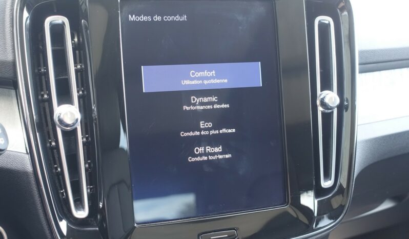 VOLVO XC 40 D4 2.0 L GEARTRONIC 190CH AWD INSCRIPTION complet
