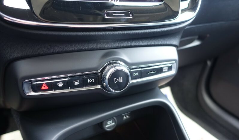 VOLVO XC 40 D4 2.0 L GEARTRONIC 190CH AWD INSCRIPTION complet