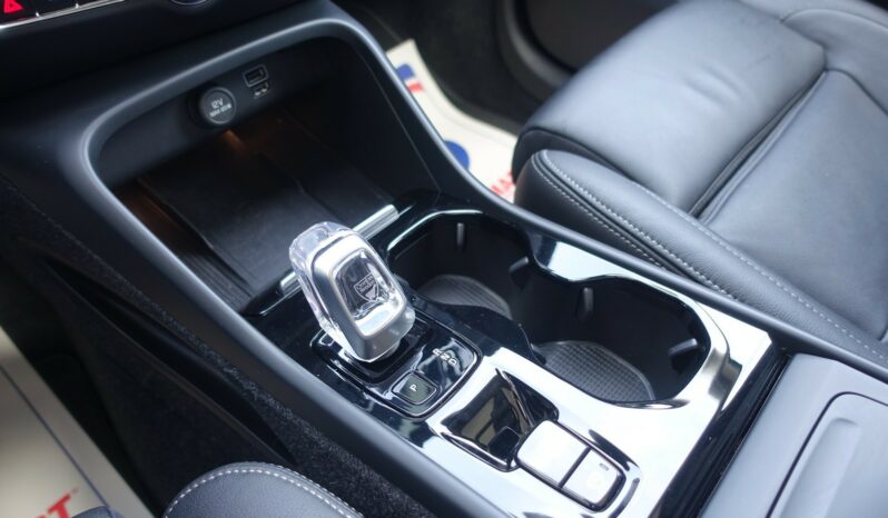 VOLVO XC 40 D4 2.0 L GEARTRONIC 190CH AWD INSCRIPTION complet