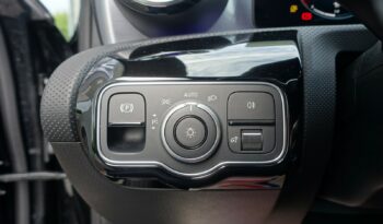 NOUVELLE MERCEDES CLASSE A BERLINE 180d 8G-DCT AMG-LINE complet