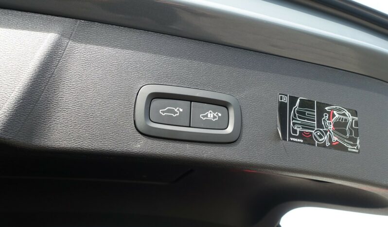 VOLVO XC 40 D4 2.0 L GEARTRONIC 190CH AWD INSCRIPTION complet
