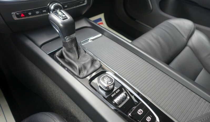 VOLVO V 60 D3 2.0 L GEARTRONIC 150CH MOMENTUM complet