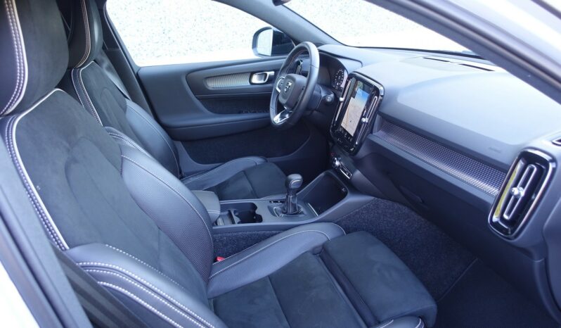 VOLVO XC 40 D3 2.0 L 150 CH R-DESIGN complet