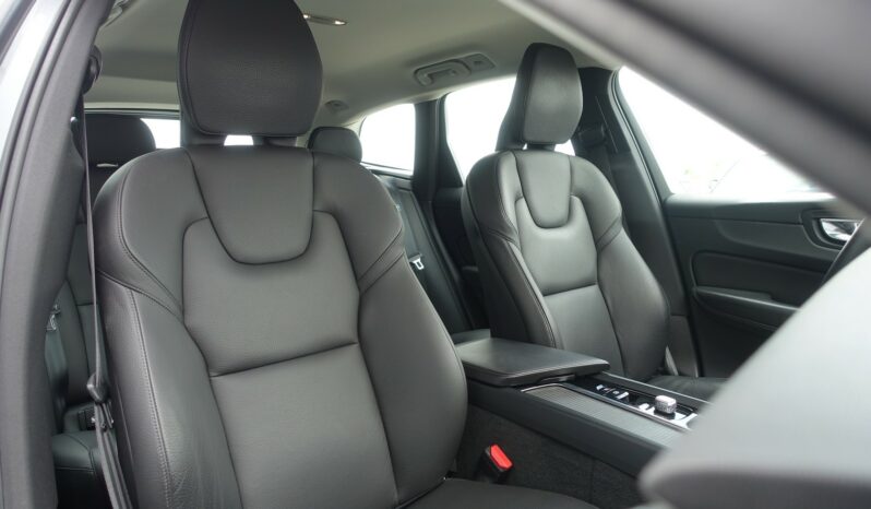 VOLVO XC 60 D4 2.0 L GEARTRONIC 163CH  MOMENTUM complet