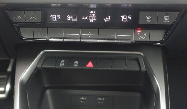 AUDI A3 BERLINE 30 TFSI S-TRONIC MHEV S-LINE INT complet