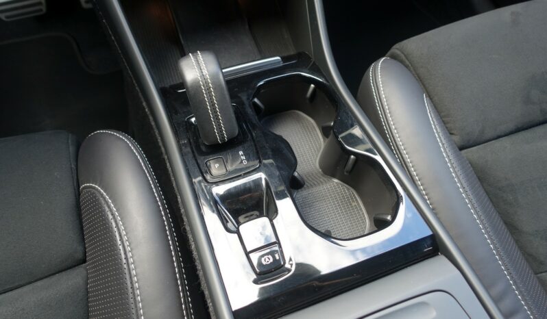 VOLVO XC 40 D4 2.0 L GEARTRONIC 190CH R-DESIGN complet