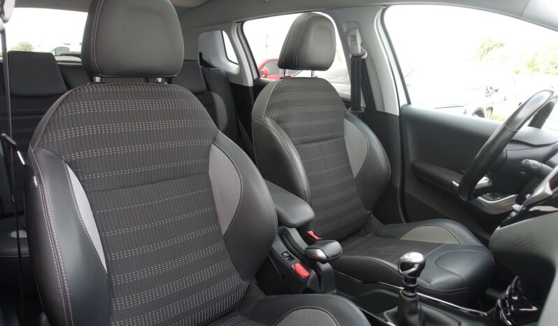 PEUGEOT 2008 1.5 L BLUE HDI 102 CH complet