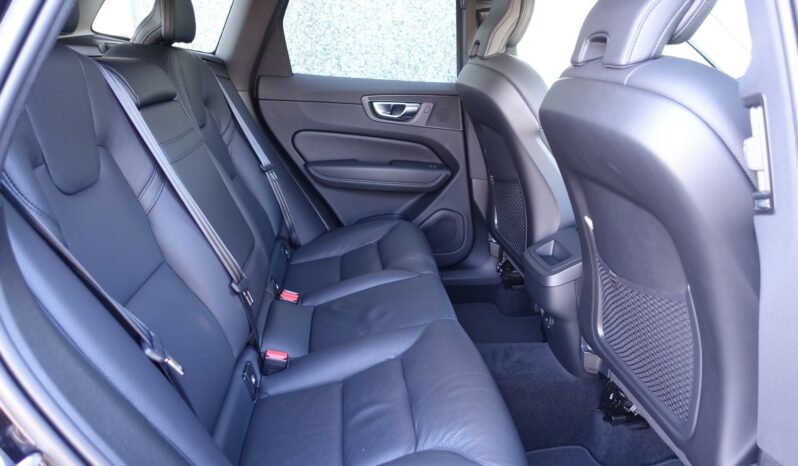 VOLVO XC 60 B4 2.0 L GEARTRONIC 197 CH MHEV MOMENTUM complet