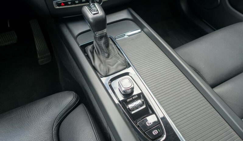 VOLVO XC 60 D4 2.0 L GEARTRONIC 163CH  MOMENTUM complet