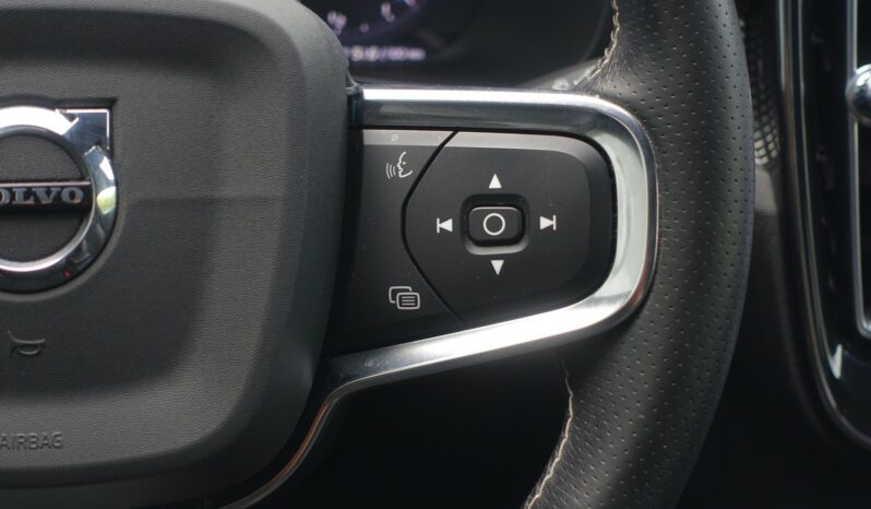 VOLVO XC 40 D4 2.0 L GEARTRONIC 190CH R-DESIGN complet