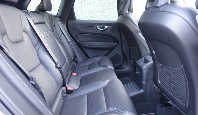 VOLVO XC 60 T8 AWD TWIN ENGINE HYBRIDE RECHARGEABLE GEARTRONIC 390 CH  R-DESIGN complet