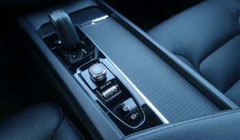 VOLVO XC 60 B4 2.0 L GEARTRONIC 197 CH MHEV MOMENTUM complet