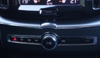 VOLVO XC 60 B4 2.0 L GEARTRONIC 197 CH MHEV MOMENTUM complet