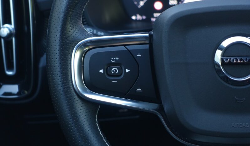 VOLVO XC 40 D3 2.0 L 150 CH R-DESIGN complet