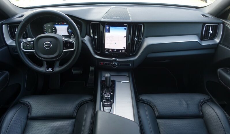 VOLVO XC 60 T8 AWD TWIN ENGINE HYBRIDE RECHARGEABLE GEARTRONIC 390 CH  R-DESIGN complet