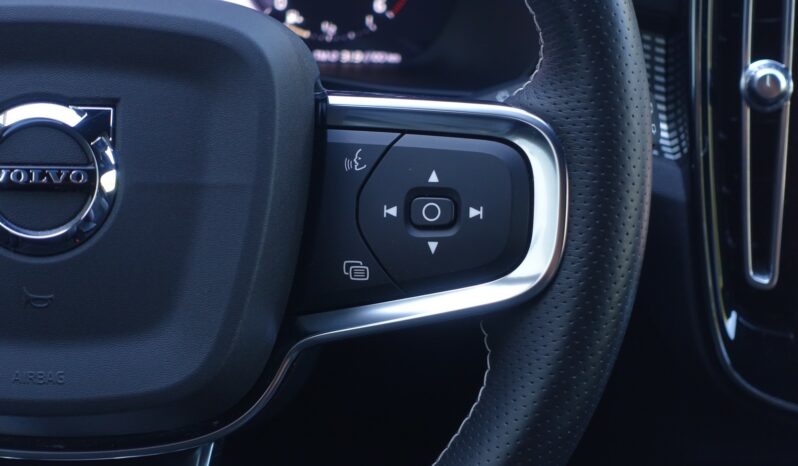 VOLVO XC 40 D3 2.0 L 150 CH R-DESIGN complet