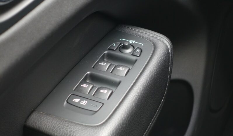 VOLVO XC 60 D4 2.0 L GEARTRONIC 163CH  MOMENTUM complet