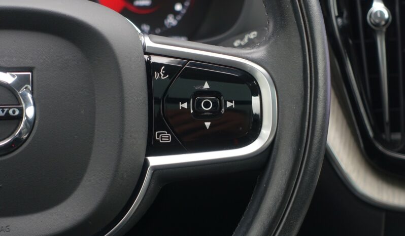 VOLVO XC 60 T6 HYBRIDE RECHARGEABLE GEARTRONIC AWD 340 CH INSCRIPTION complet