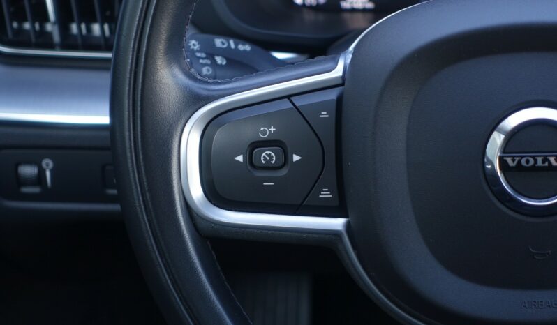 VOLVO XC 60 B4 2.0 L GEARTRONIC 197 CH MHEV MOMENTUM complet