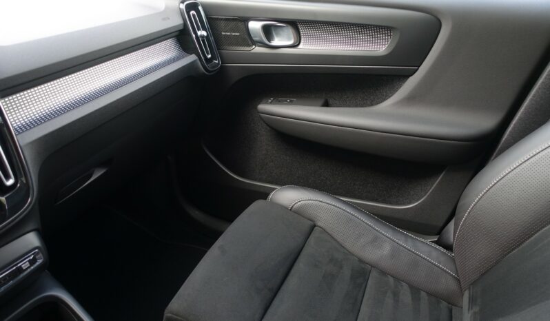 VOLVO XC 40 D4 2.0 L GEARTRONIC 190CH R-DESIGN complet