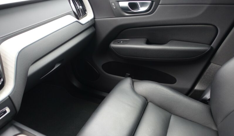 VOLVO XC 60 T6 HYBRIDE RECHARGEABLE GEARTRONIC AWD 340 CH INSCRIPTION complet