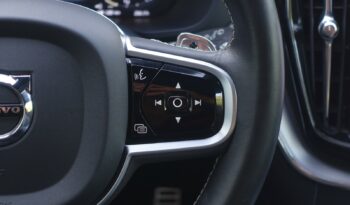 VOLVO XC 60 T8 AWD TWIN ENGINE HYBRIDE RECHARGEABLE GEARTRONIC 390 CH  R-DESIGN complet