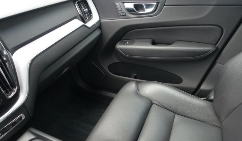 VOLVO XC 60 D4 2.0 L GEARTRONIC 163CH  MOMENTUM complet