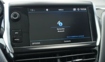 PEUGEOT 2008 1.5 L BLUE HDI 102 CH complet