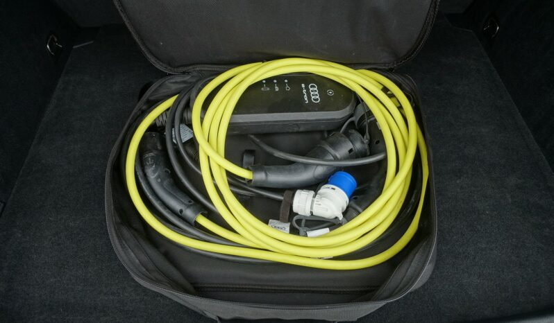 AUDI A3 SPORTBACK 45 COMPETITION TFSI E TRON S-TRONIC 245 CH HYBRIDE RECHARGEABLE  S-LINE complet