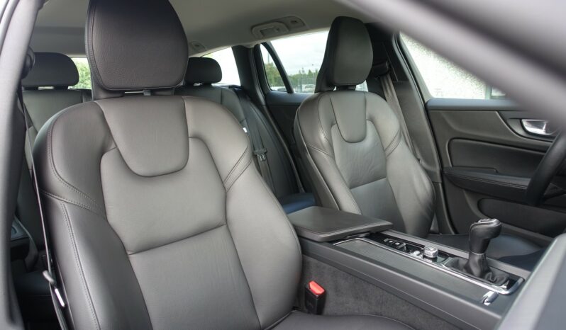 VOLVO V 60 D3 2.0 L  150CH MOMENTUM complet