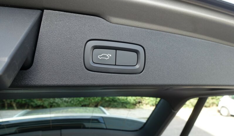 VOLVO V 60 T6 AWD HYBRIDE RECHARGEABLE GEARTRONIC PHEV 340 CH  MOMENTUM complet