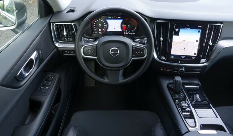 VOLVO V 60 T6 AWD HYBRIDE RECHARGEABLE GEARTRONIC PHEV 340 CH  MOMENTUM complet