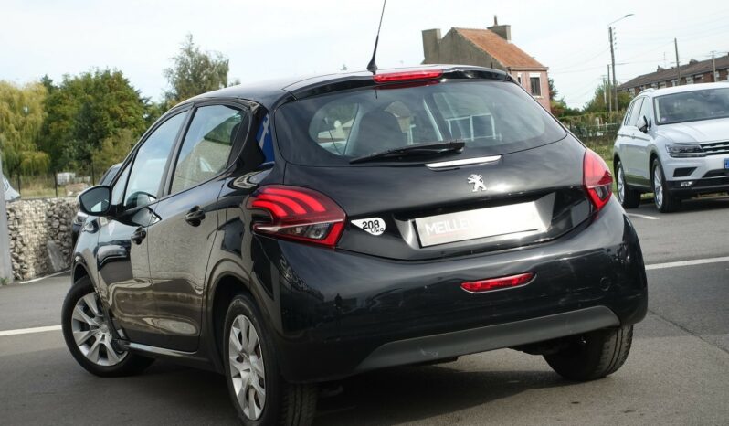 PEUGEOT 208 1.6L HDI 75CH 5 PORTES  LIKE complet