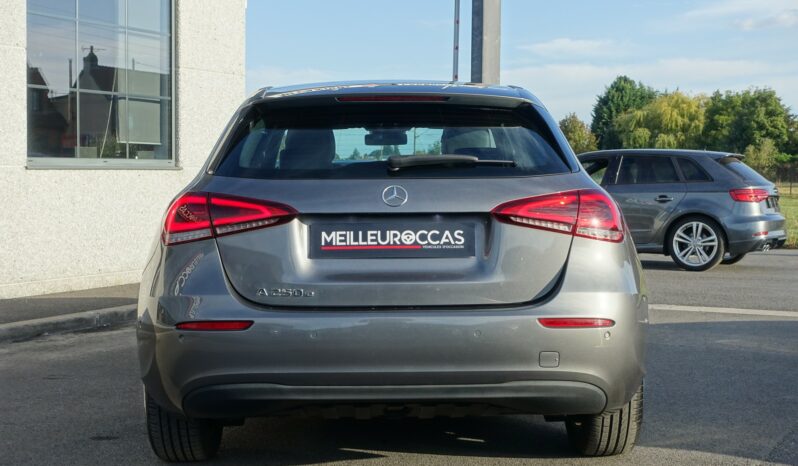MERCEDES CLASSE A 250 E 8G-DCT 262 CH HYBRIDE RECHARGEABLE 8G-DCT complet