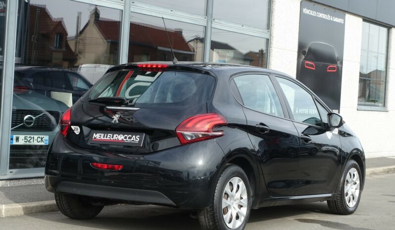 PEUGEOT 208 1.6L HDI 75CH 5 PORTES  LIKE complet