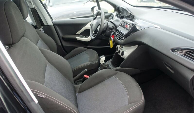 PEUGEOT 208 1.6L HDI 75CH 5 PORTES  LIKE complet