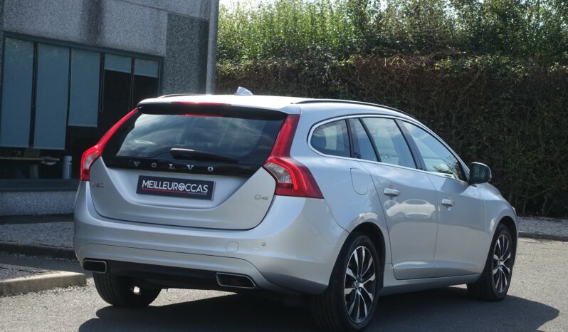 VOLVO V60 1 PHASE 2.0L TDI D4 GEARTRONIC 190CH  MOMENTUM complet
