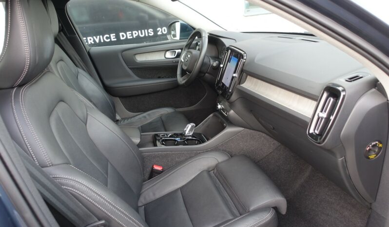 VOLVO XC 40 T4 HYBRIDE RECHARGEABLE GEARTRONIC 211 CH ( 129 CH + 82 CH ) INSCRIPTION complet