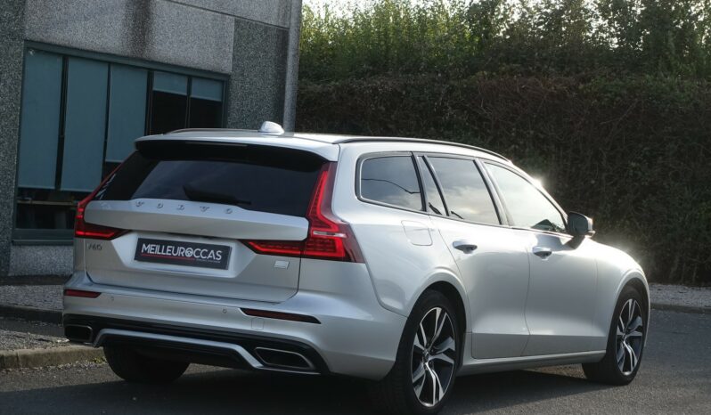 VOLVO V 60 T6 HYBRIDE RECHARGEABLE GEARTRONIC AWD 340 CH ( 253 CH + 87 CH ) R-DESIGN complet