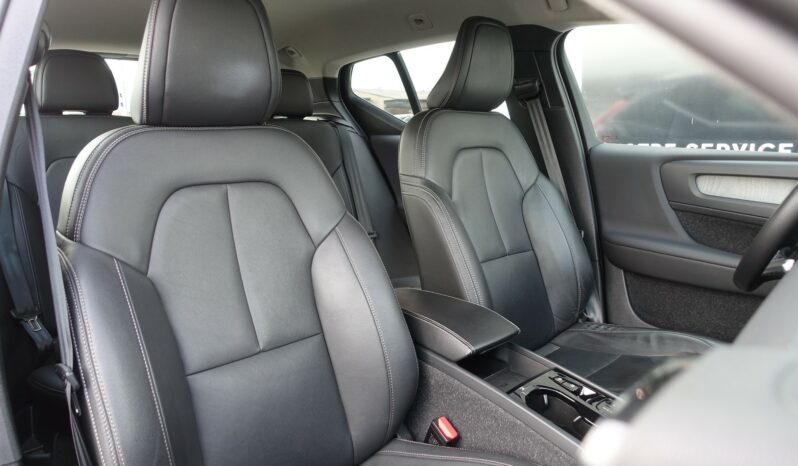 VOLVO XC 40 T4 HYBRIDE RECHARGEABLE GEARTRONIC 211 CH ( 129 CH + 82 CH ) INSCRIPTION complet