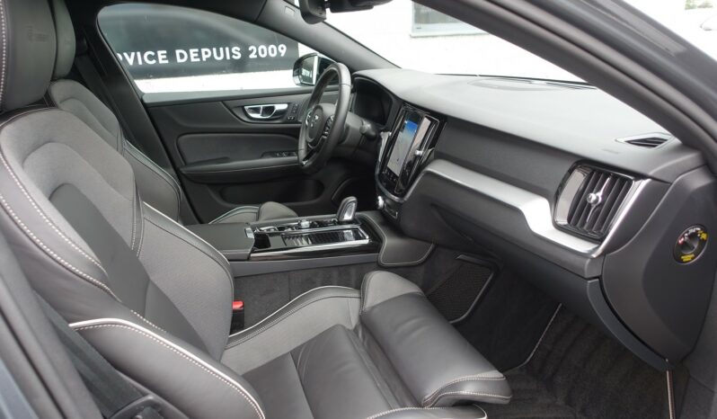 VOLVO S 60 T8 AWD GEARTRONIC 303CH + 87 CH HYBRIDE RECHARGEABLE R-DESIGN complet