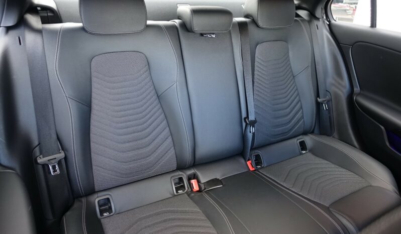 MERCEDES CLASSE A BERLINE 180d 7G-DCT complet