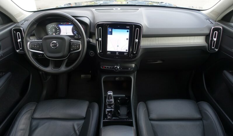 VOLVO XC 40 T4 HYBRIDE RECHARGEABLE GEARTRONIC 211 CH ( 129 CH + 82 CH ) INSCRIPTION complet