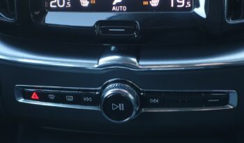 VOLVO XC 60 B4 2.0L D GEARTRONIC 197CH MHEV  MOMENTUM complet